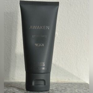 Tumi awaken body wash